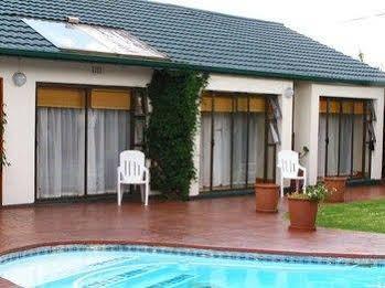 Avon Road Guest House & Tours บ็อคสเบิร์ก ภายนอก รูปภาพ
